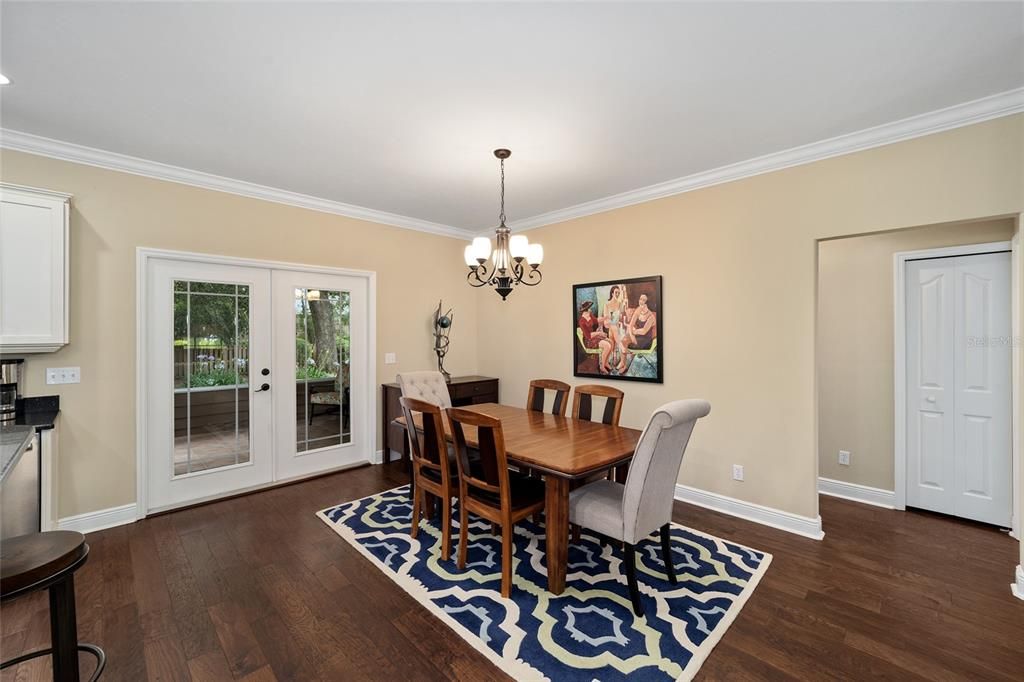 For Sale: $379,000 (3 beds, 3 baths, 1910 Square Feet)