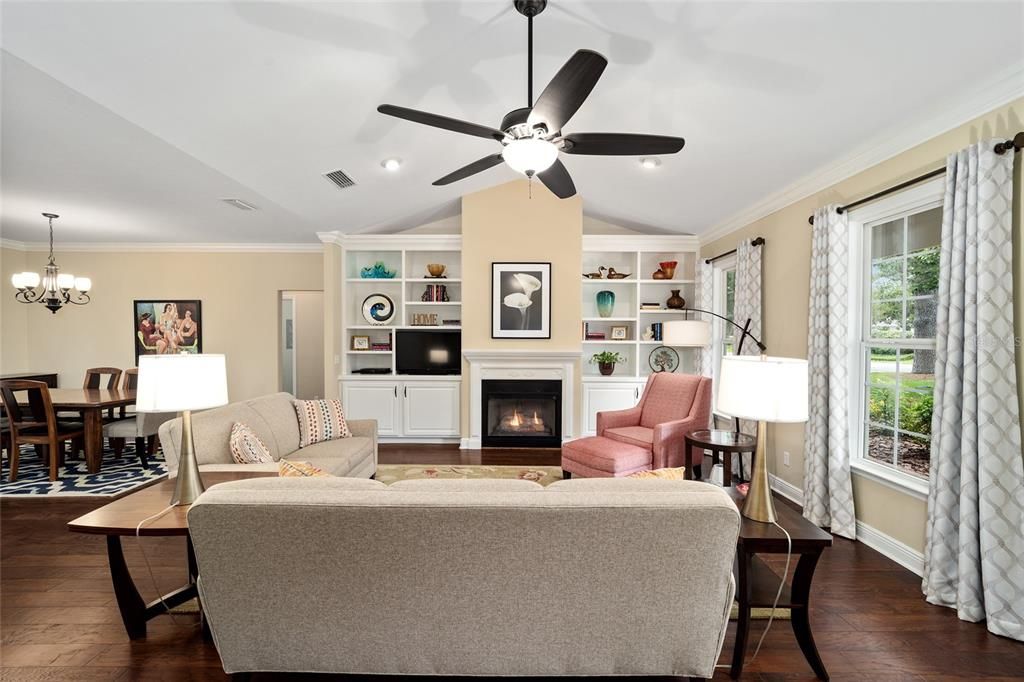 For Sale: $379,000 (3 beds, 3 baths, 1910 Square Feet)