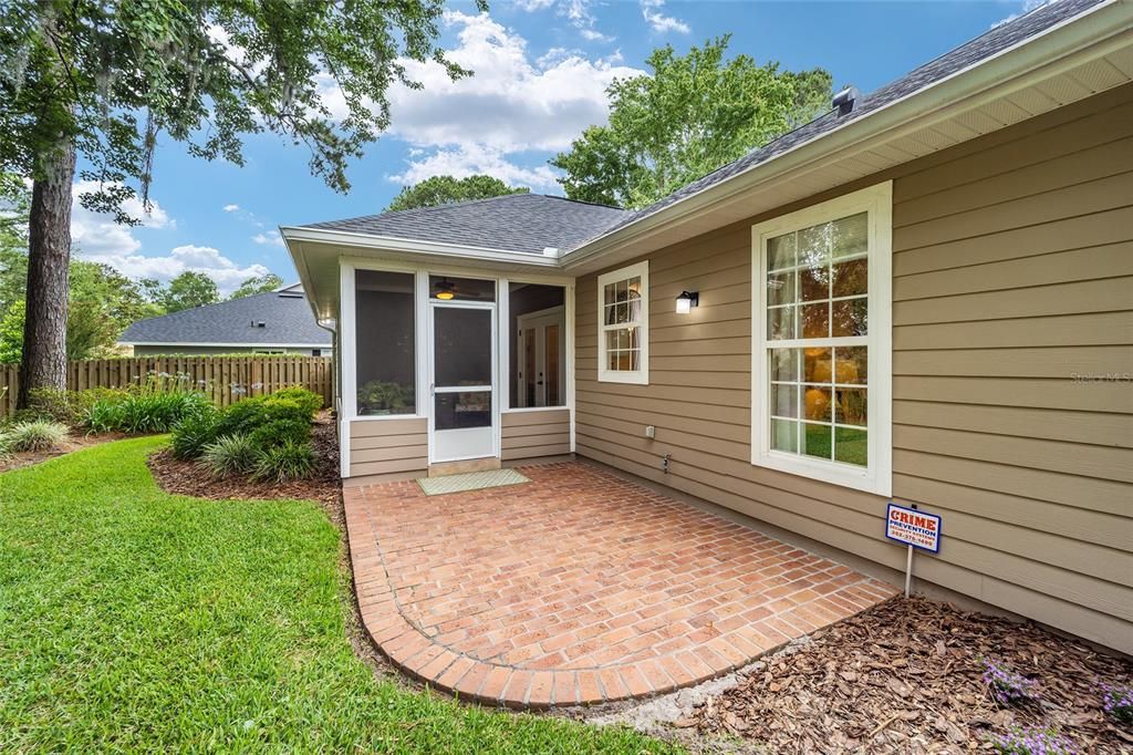 For Sale: $379,000 (3 beds, 3 baths, 1910 Square Feet)