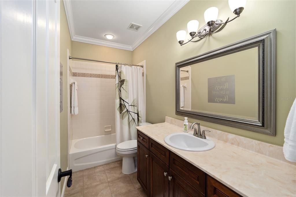 For Sale: $379,000 (3 beds, 3 baths, 1910 Square Feet)