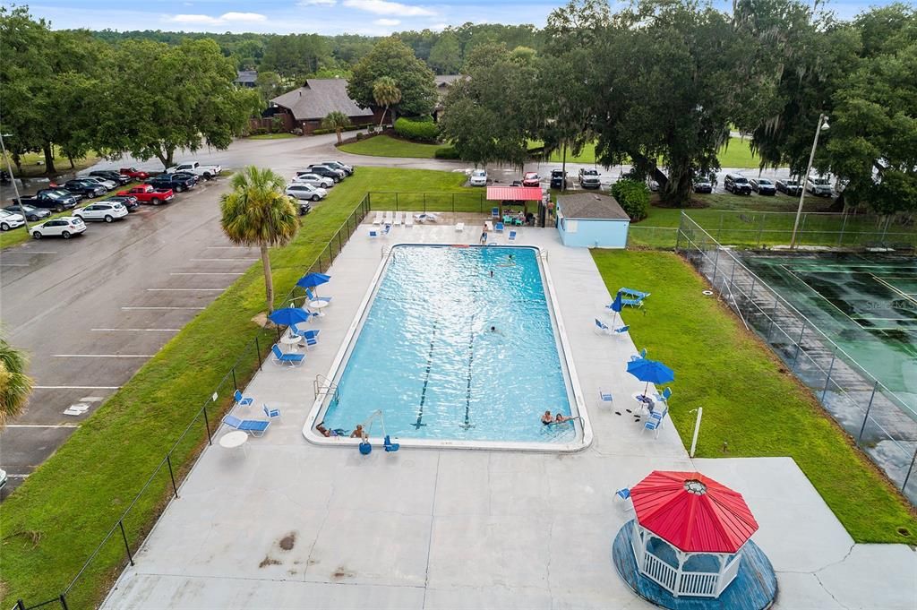 For Sale: $379,000 (3 beds, 3 baths, 1910 Square Feet)