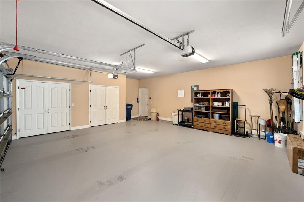 For Sale: $379,000 (3 beds, 3 baths, 1910 Square Feet)