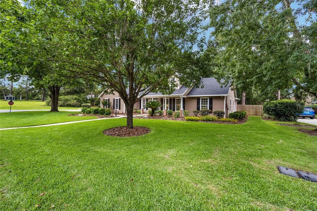 For Sale: $379,000 (3 beds, 3 baths, 1910 Square Feet)