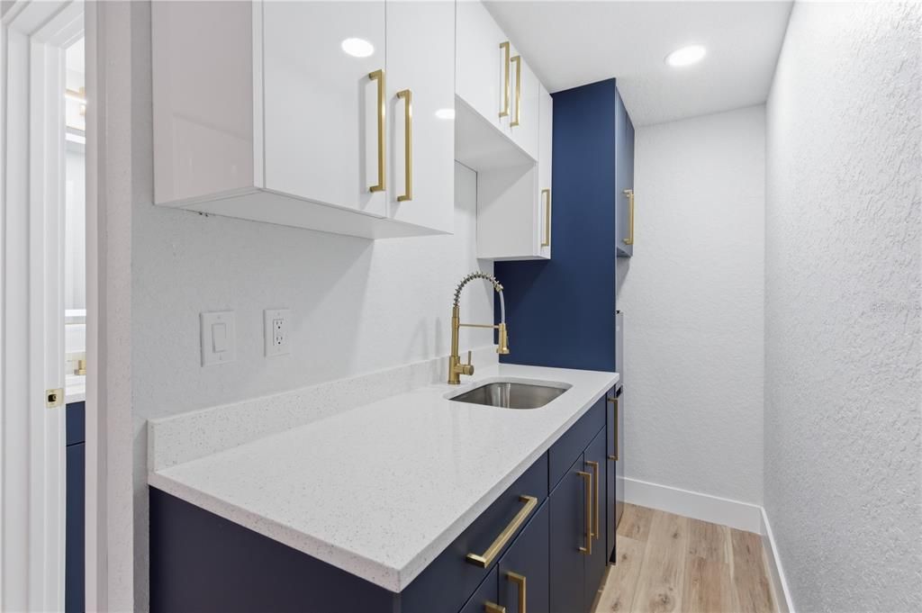 For Sale: $384,900 (3 beds, 2 baths, 1384 Square Feet)