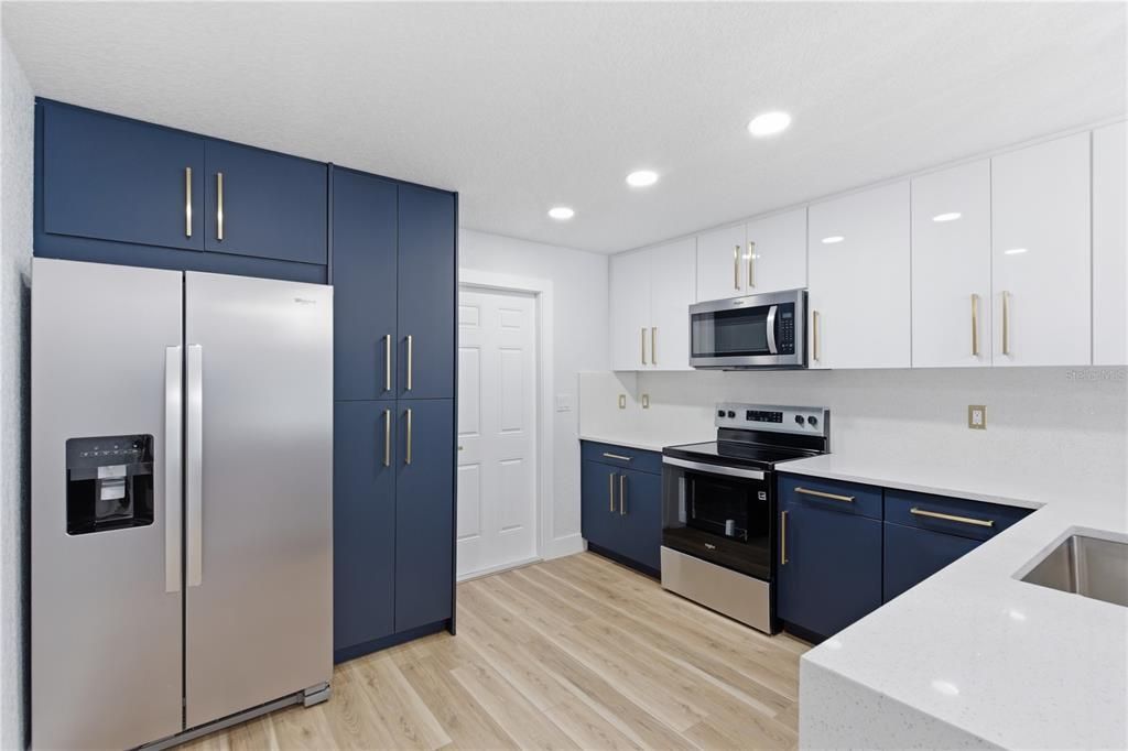 For Sale: $384,900 (3 beds, 2 baths, 1384 Square Feet)