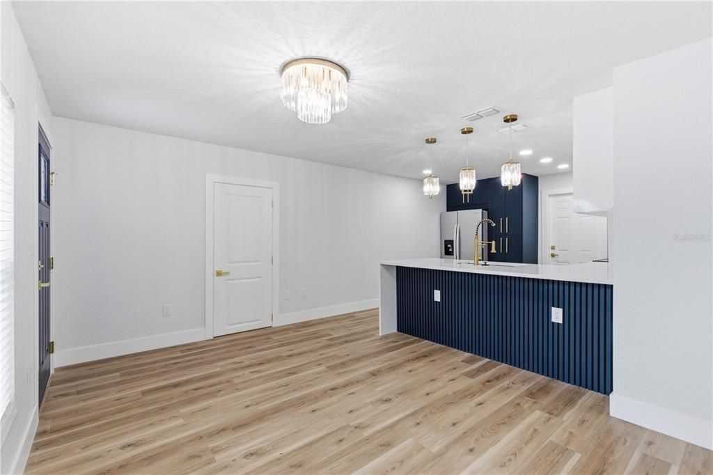 For Sale: $384,900 (3 beds, 2 baths, 1384 Square Feet)