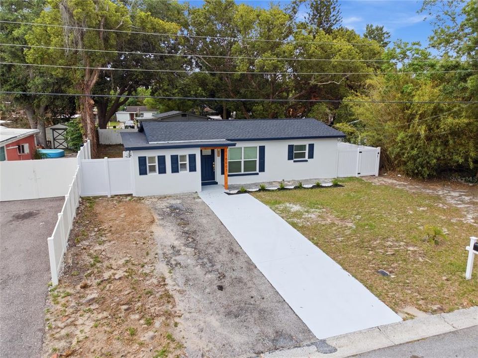 For Sale: $384,900 (3 beds, 2 baths, 1384 Square Feet)