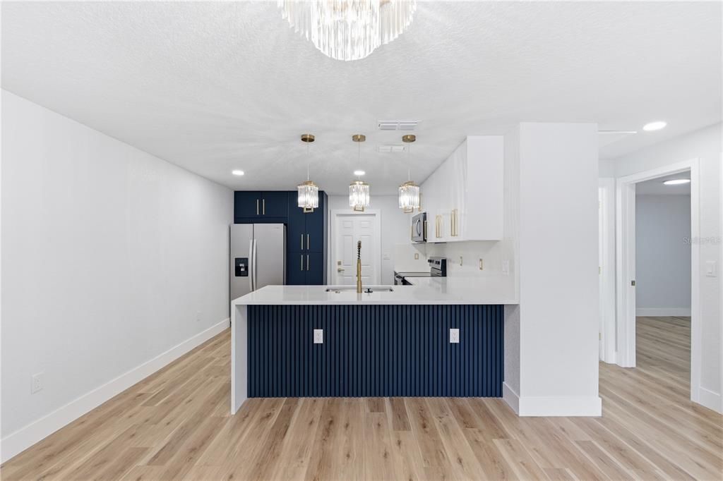 For Sale: $384,900 (3 beds, 2 baths, 1384 Square Feet)