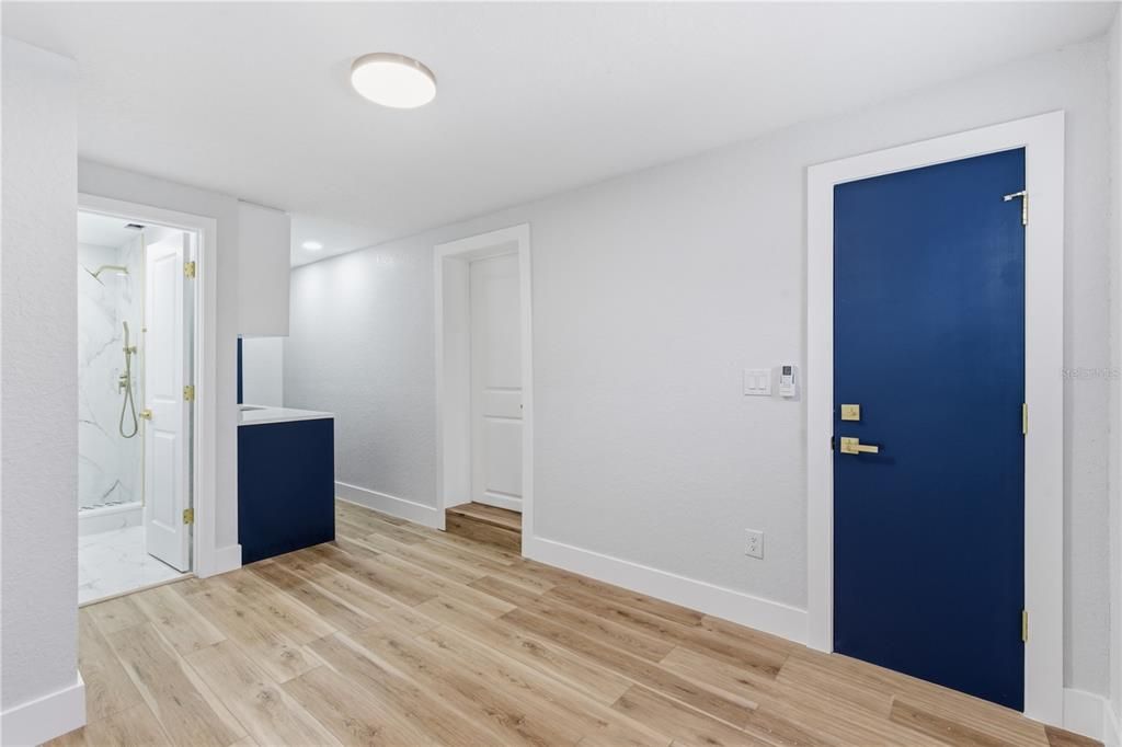 For Sale: $384,900 (3 beds, 2 baths, 1384 Square Feet)