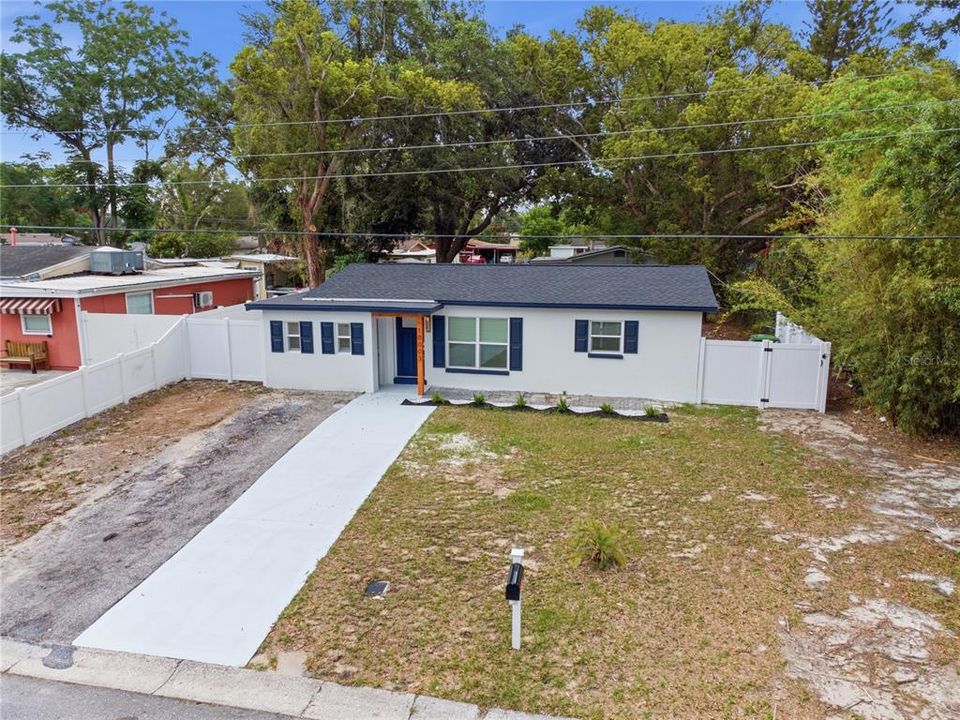 For Sale: $384,900 (3 beds, 2 baths, 1384 Square Feet)