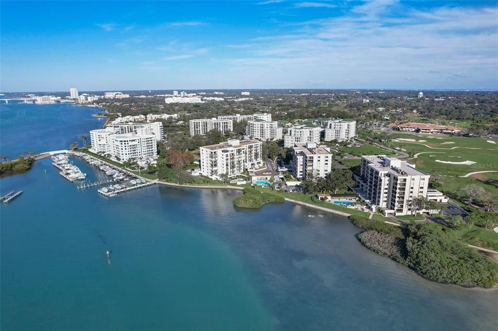 For Sale: $558,000 (2 beds, 2 baths, 1403 Square Feet)