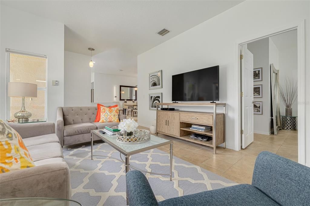 Active With Contract: $390,000 (2 beds, 2 baths, 1563 Square Feet)
