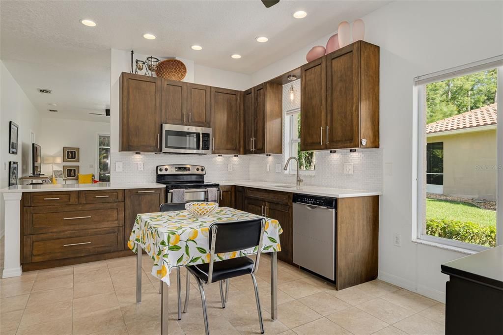 Active With Contract: $390,000 (2 beds, 2 baths, 1563 Square Feet)