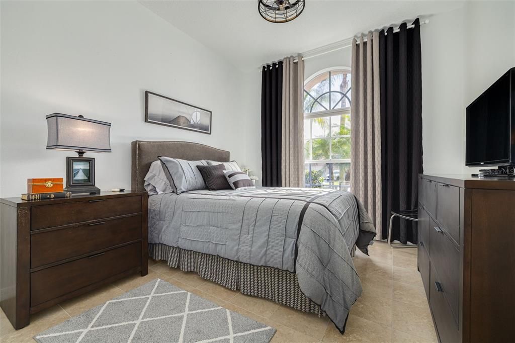 Active With Contract: $390,000 (2 beds, 2 baths, 1563 Square Feet)