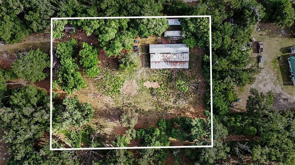 На продажу: $889,000 (7.55 acres)