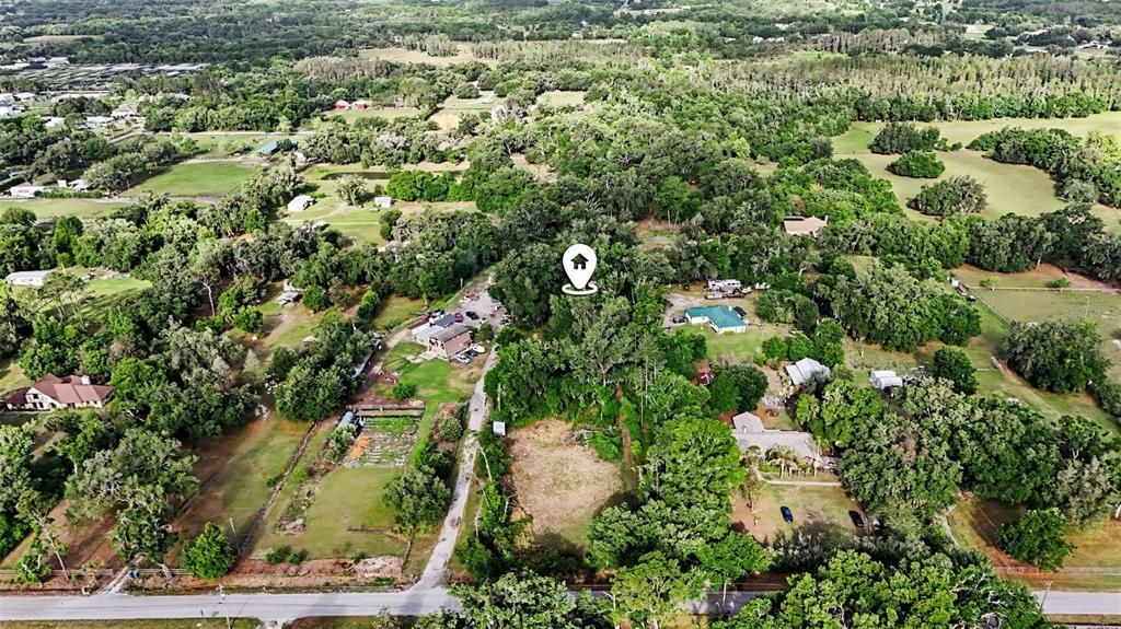 На продажу: $889,000 (7.55 acres)