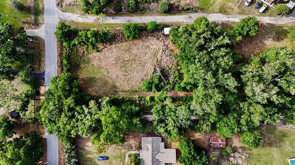 На продажу: $889,000 (7.55 acres)