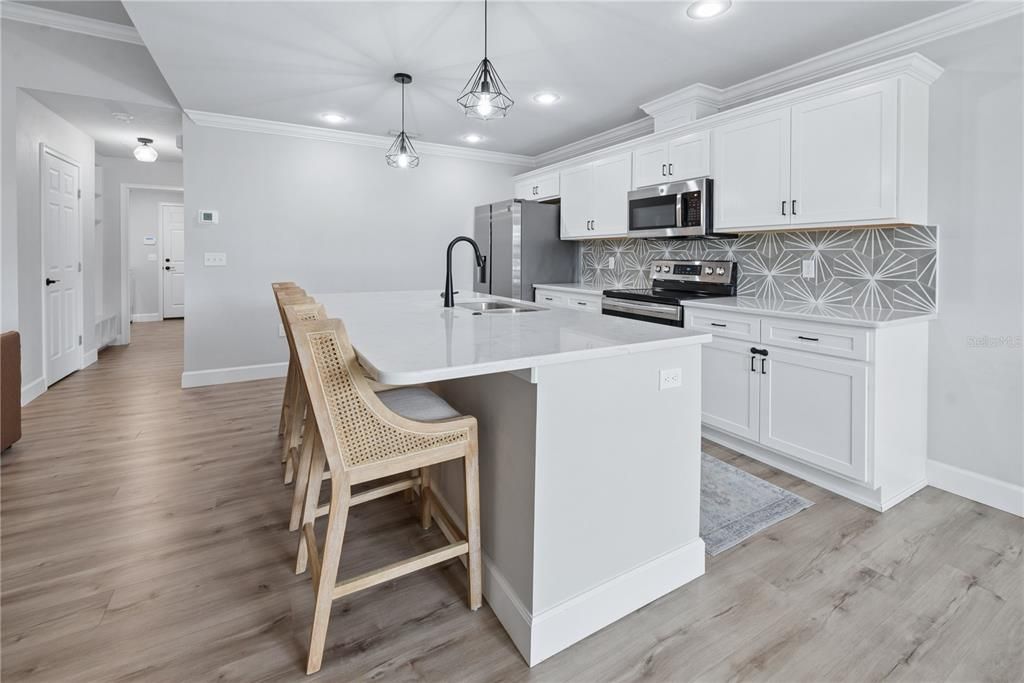 На продажу: $359,900 (3 спален, 3 ванн, 1555 Квадратных фут)