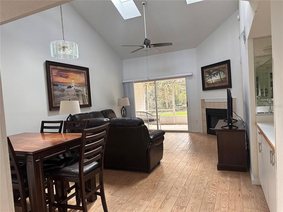 For Sale: $241,000 (2 beds, 2 baths, 1478 Square Feet)