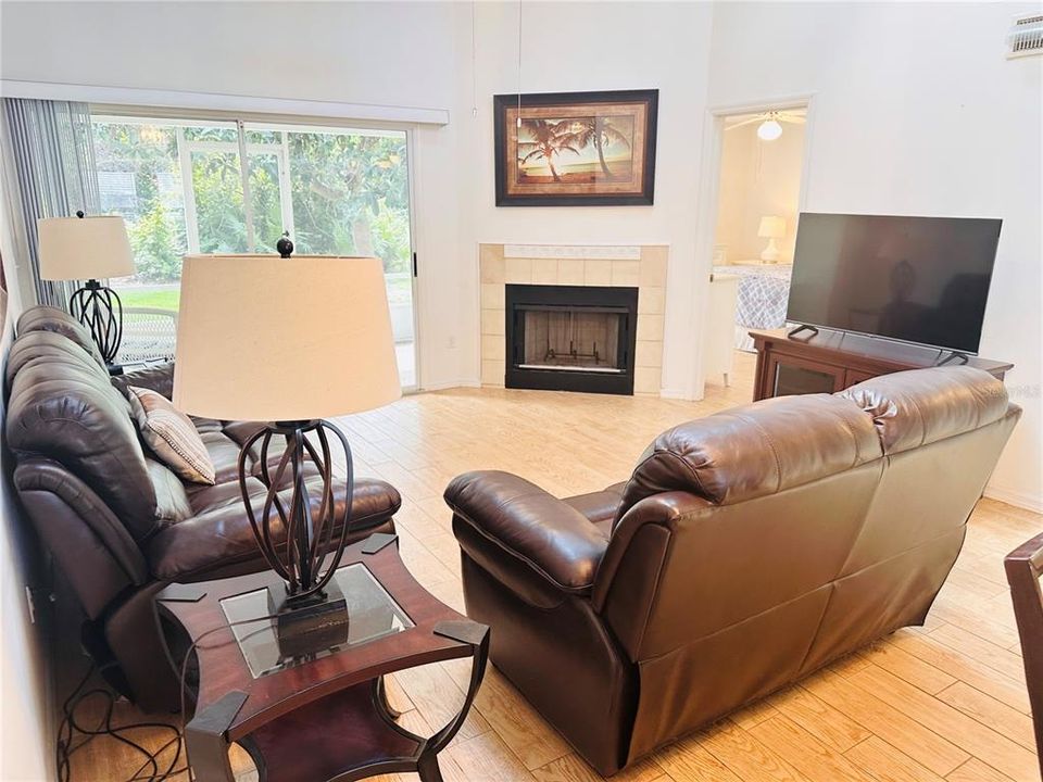 For Sale: $241,000 (2 beds, 2 baths, 1478 Square Feet)