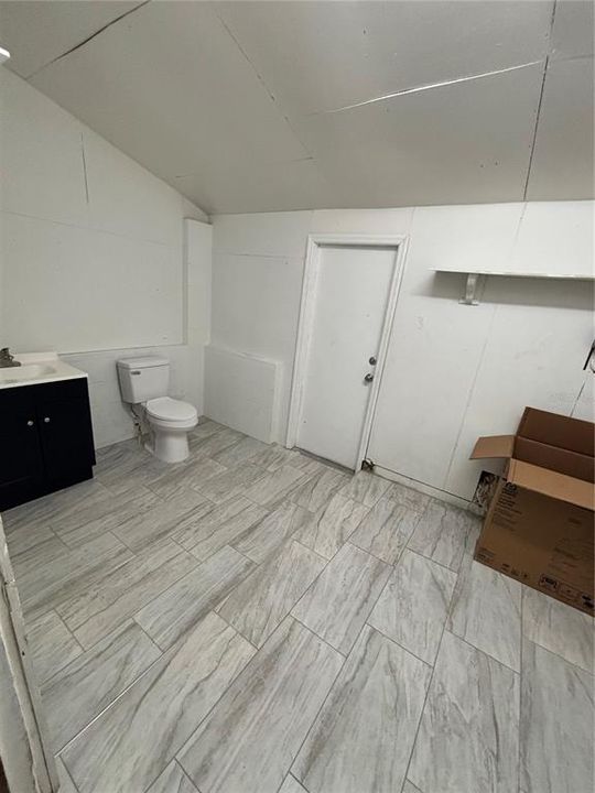 For Sale: $235,000 (2 beds, 1 baths, 644 Square Feet)