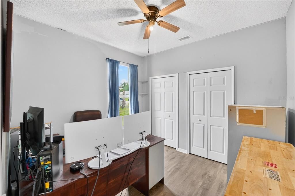 For Sale: $387,000 (3 beds, 2 baths, 1664 Square Feet)