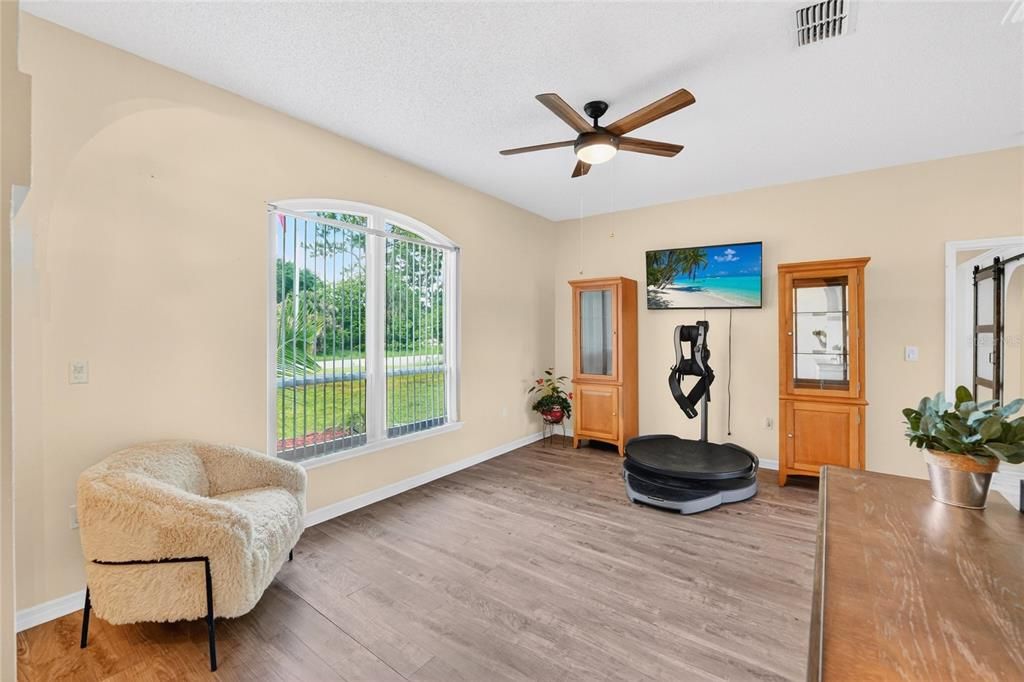 For Sale: $387,000 (3 beds, 2 baths, 1664 Square Feet)
