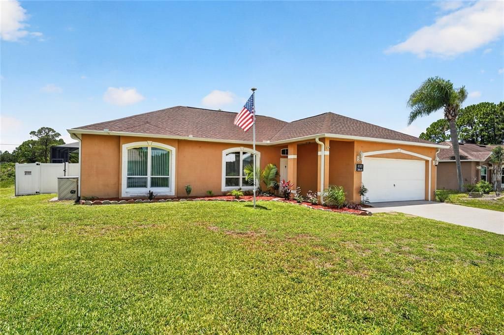 For Sale: $387,000 (3 beds, 2 baths, 1664 Square Feet)