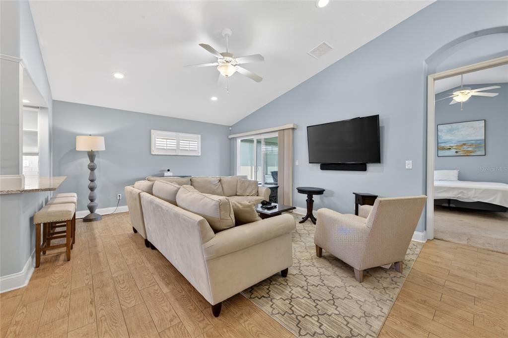Active With Contract: $379,900 (3 beds, 2 baths, 1599 Square Feet)