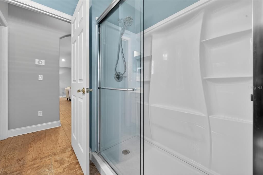 Active With Contract: $379,900 (3 beds, 2 baths, 1599 Square Feet)