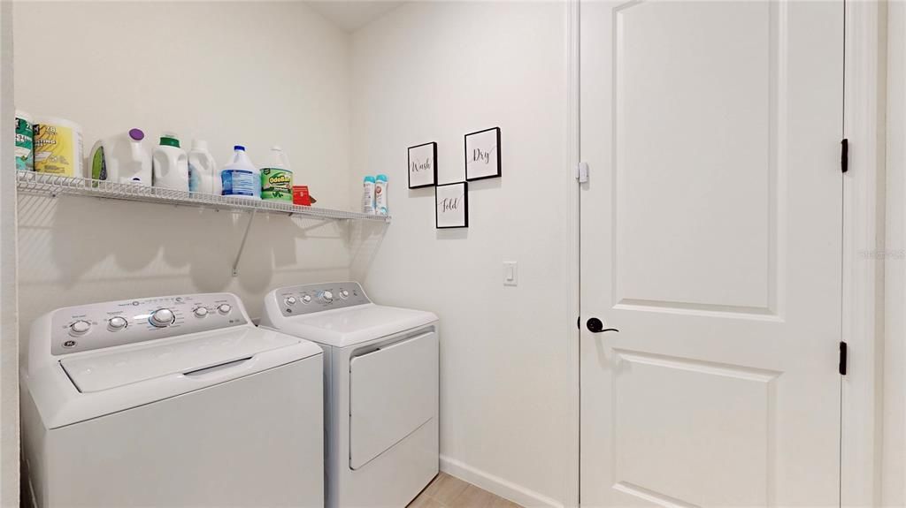 For Sale: $370,000 (4 beds, 2 baths, 1882 Square Feet)