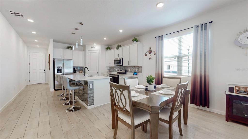 For Sale: $370,000 (4 beds, 2 baths, 1882 Square Feet)