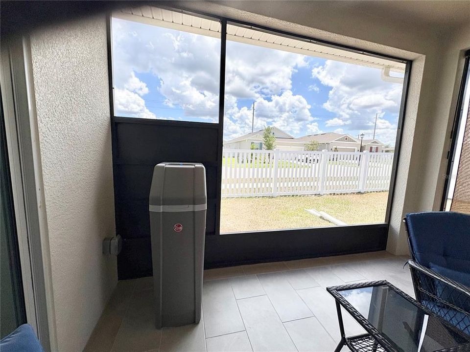 For Sale: $370,000 (4 beds, 2 baths, 1882 Square Feet)