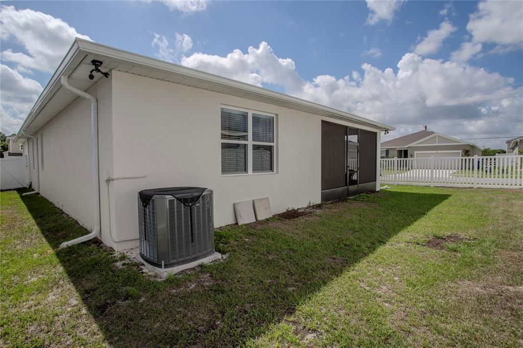 For Sale: $370,000 (4 beds, 2 baths, 1882 Square Feet)