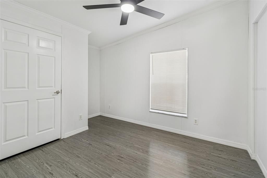 For Sale: $389,900 (4 beds, 2 baths, 1701 Square Feet)