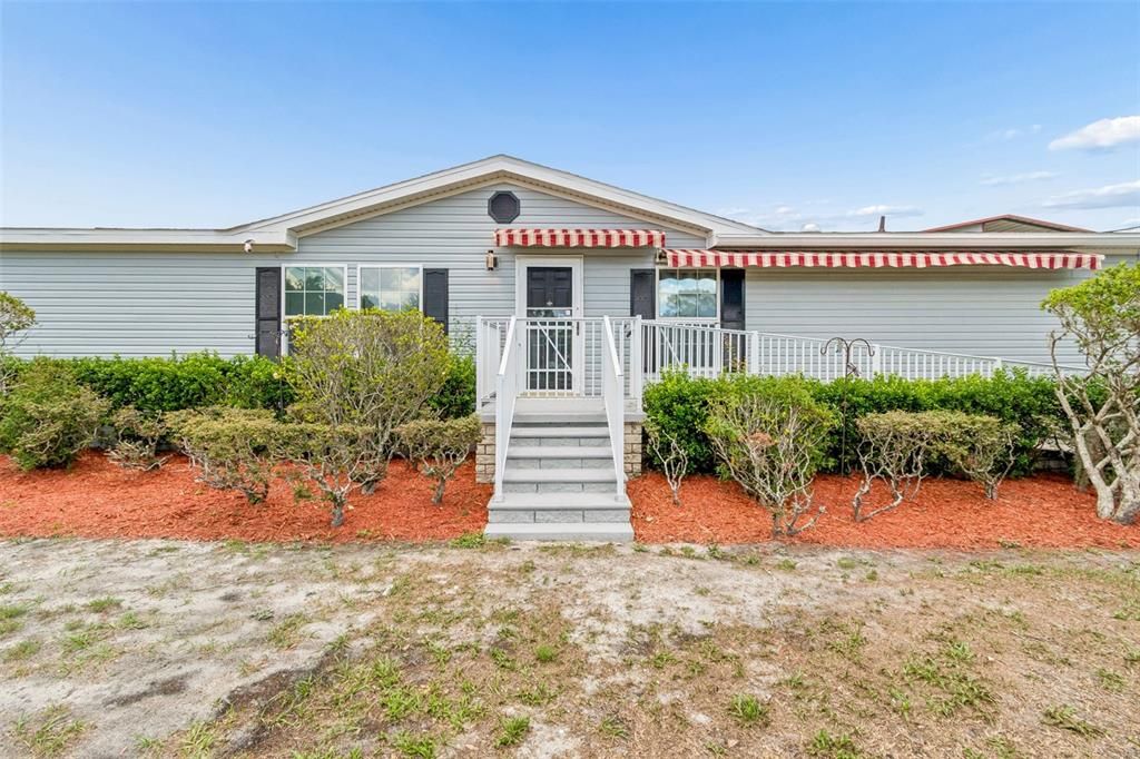 For Sale: $389,900 (4 beds, 2 baths, 1701 Square Feet)