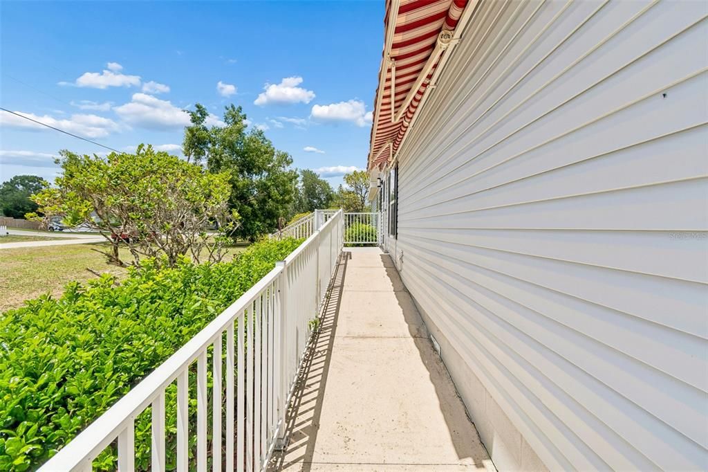 For Sale: $389,900 (4 beds, 2 baths, 1701 Square Feet)