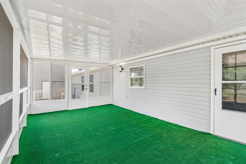 For Sale: $389,900 (4 beds, 2 baths, 1701 Square Feet)
