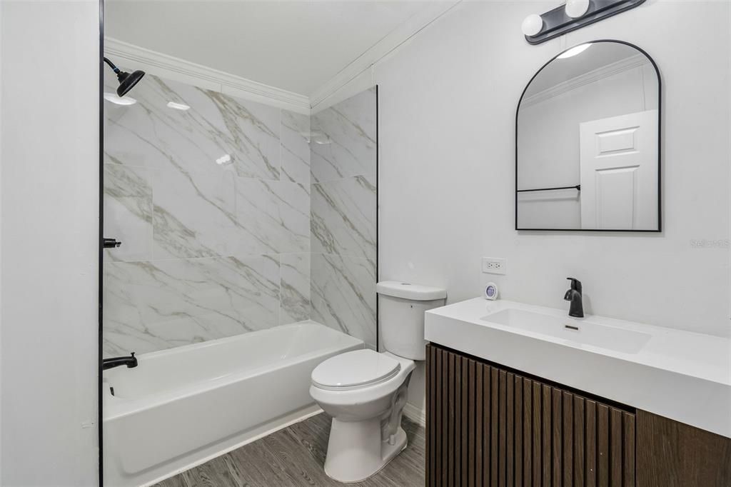 For Sale: $389,900 (4 beds, 2 baths, 1701 Square Feet)