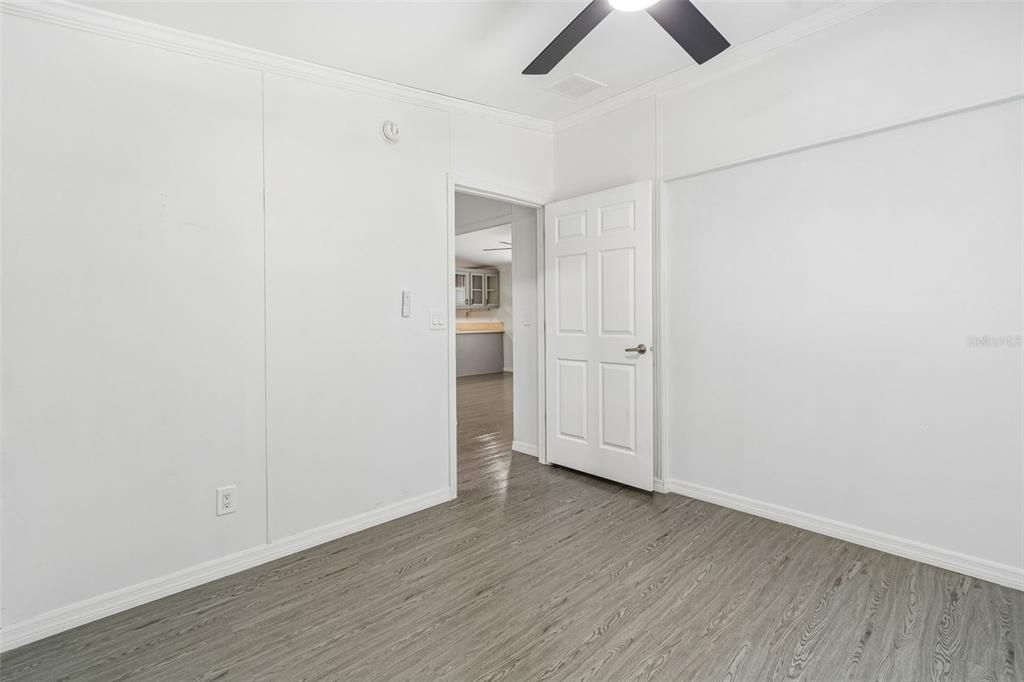 For Sale: $389,900 (4 beds, 2 baths, 1701 Square Feet)