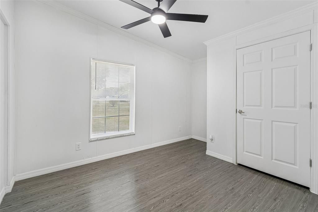 For Sale: $389,900 (4 beds, 2 baths, 1701 Square Feet)