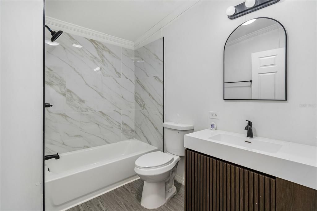 For Sale: $389,900 (4 beds, 2 baths, 1701 Square Feet)