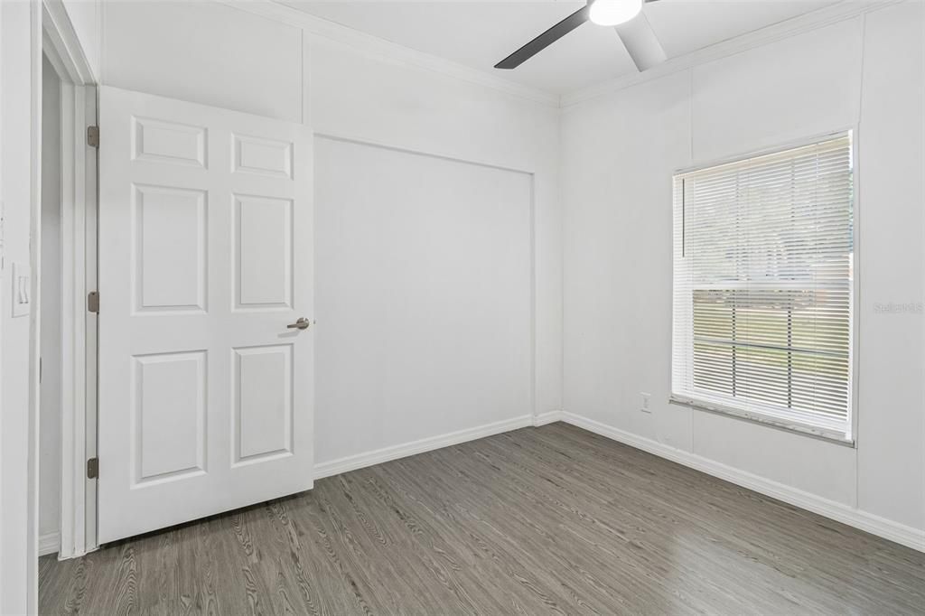 For Sale: $389,900 (4 beds, 2 baths, 1701 Square Feet)