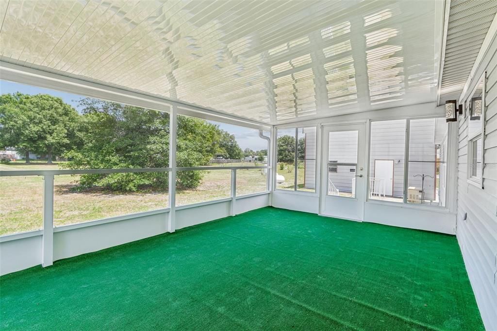 For Sale: $389,900 (4 beds, 2 baths, 1701 Square Feet)