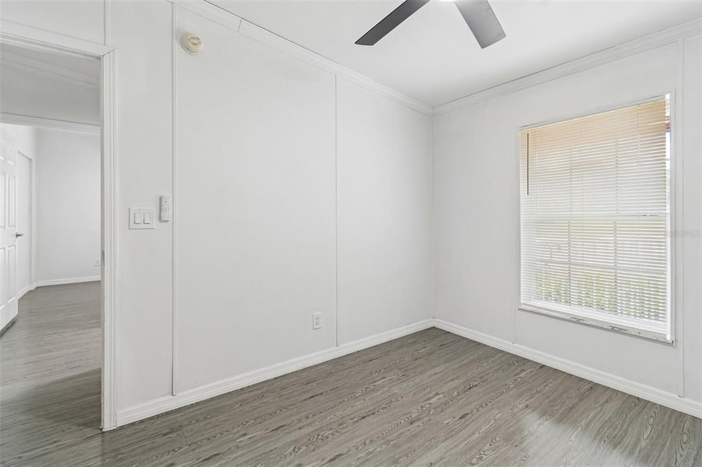 For Sale: $389,900 (4 beds, 2 baths, 1701 Square Feet)