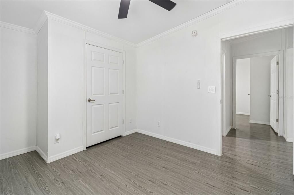 For Sale: $389,900 (4 beds, 2 baths, 1701 Square Feet)