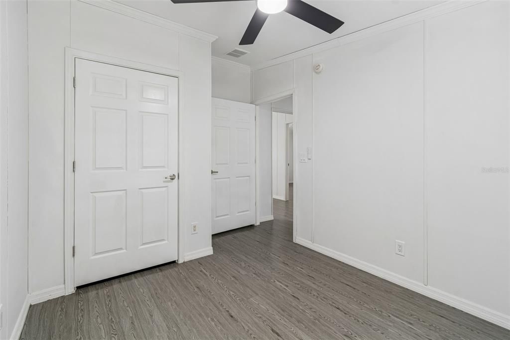 For Sale: $389,900 (4 beds, 2 baths, 1701 Square Feet)
