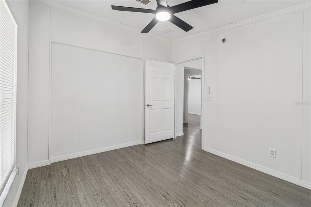 For Sale: $389,900 (4 beds, 2 baths, 1701 Square Feet)