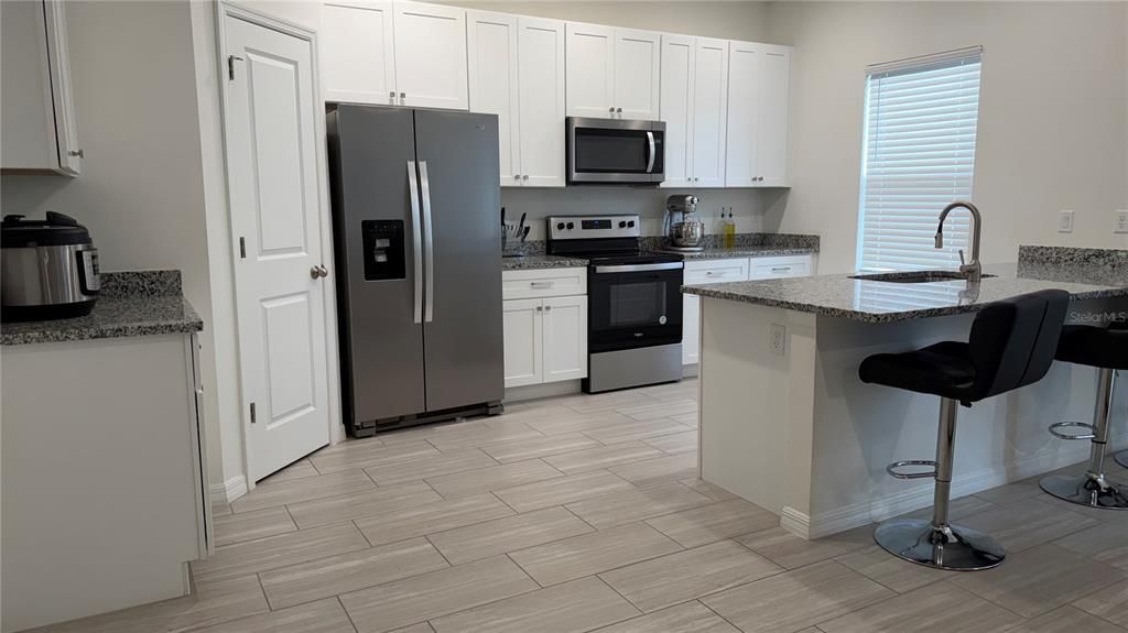 For Sale: $369,000 (4 beds, 2 baths, 2204 Square Feet)