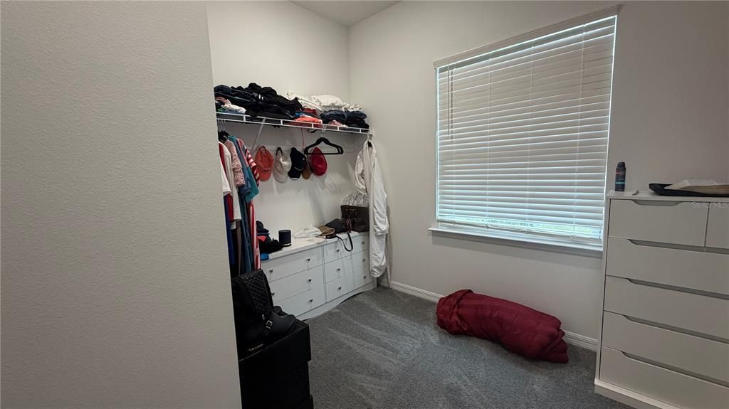 For Sale: $369,000 (4 beds, 2 baths, 2204 Square Feet)